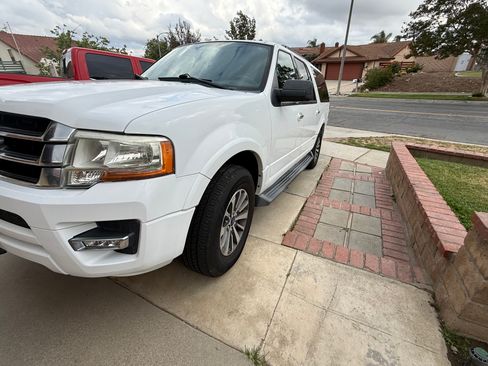Used 2017 Ford Expedition EL XLT image 5