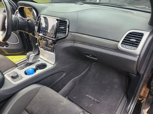 Used 2020 Jeep Grand Cherokee SRT image 5