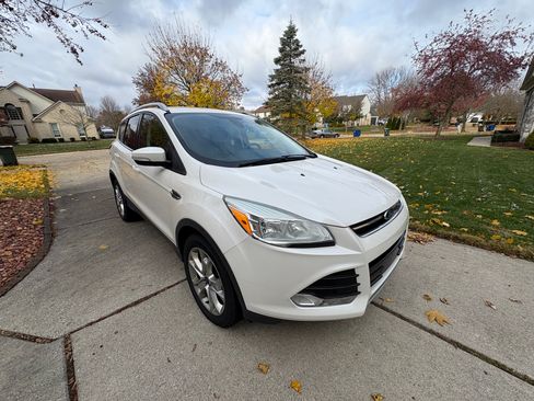 Used 2015 Ford Escape Titanium image 2