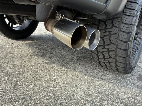 Used 2020 Ford F150 Lariat image 14