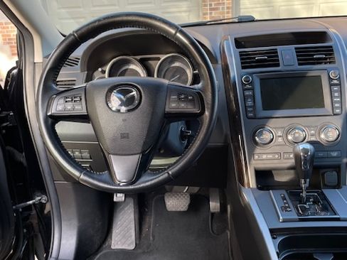 Used 2010 MAZDA CX-9 Grand Touring w/ Moonroof & Bose Audio Pkg image 11