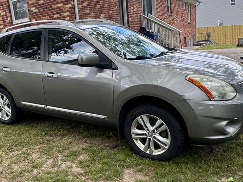 Used 2012 Nissan Rogue SV w/ Premium Pkg AWD/4WD image 8