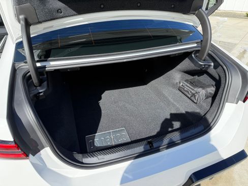 Used 2025 BMW M5 w/ Carbon Package image 21