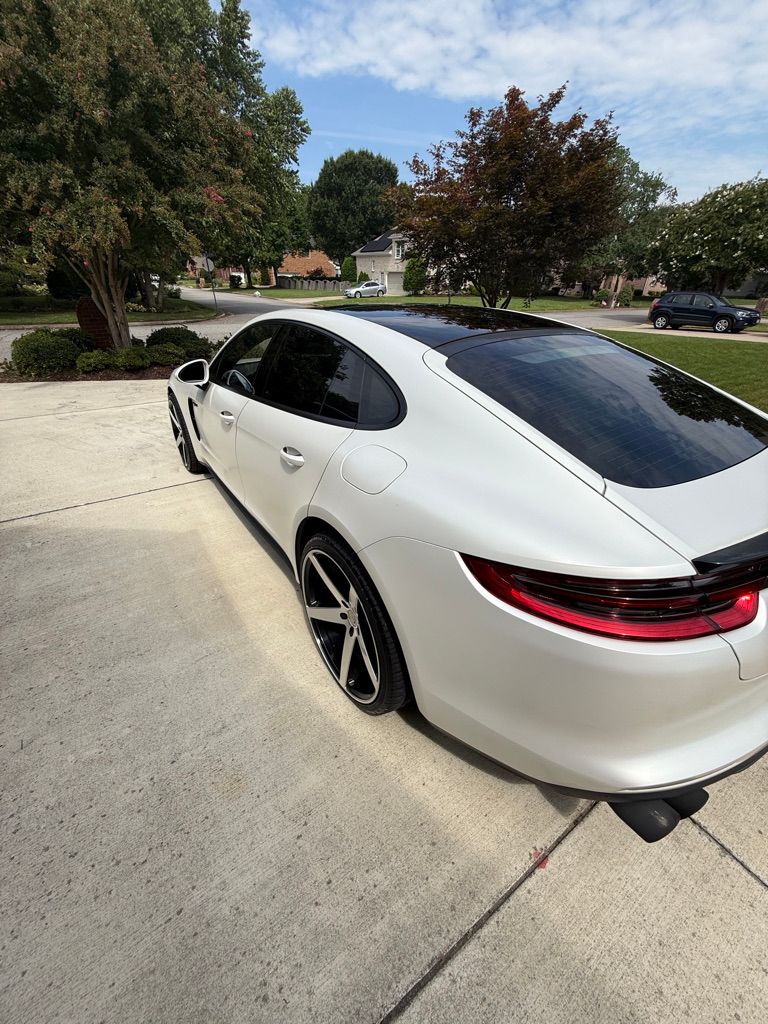 Used 2018 Porsche Panamera 4 w/ Premium Package Plus AWD/4WD image 9