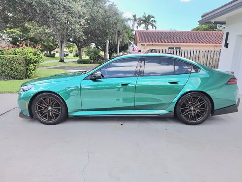 Used 2025 BMW M5 w/ Carbon Package AWD/4WD image 1