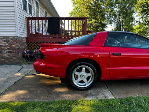 Used 1994 Pontiac Firebird Formula RWD image 25