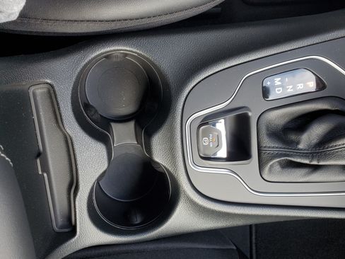 Used 2022 Jeep Cherokee Latitude Lux w/ Sun & Sound Group image 8