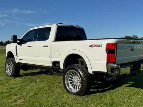 Used 2024 Ford F250 Lariat w/ Lariat Ultimate Package AWD/4WD image 5