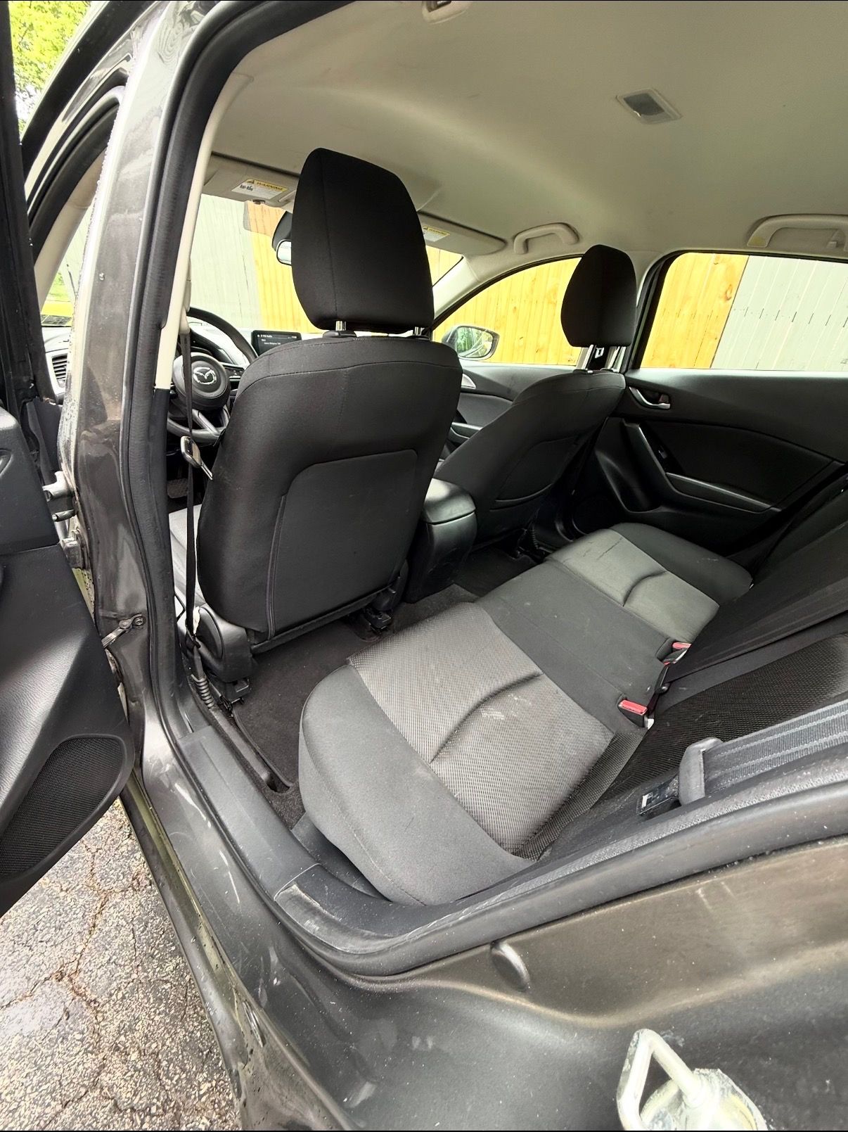 Used 2018 MAZDA MAZDA3 Sport FWD image 4