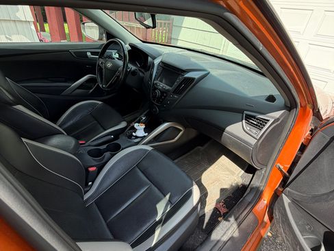 Used 2013 Hyundai Veloster Turbo FWD image 1