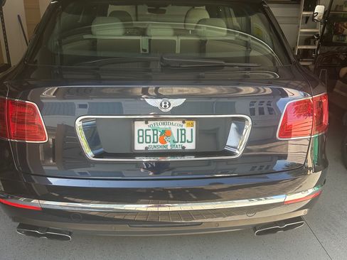 Used 2019 Bentley Bentayga image 8