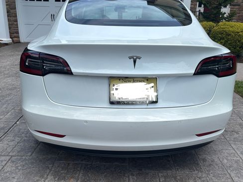 Used 2021 Tesla Model 3 Standard Range Plus RWD image 2