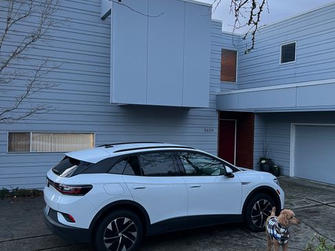 Used 2022 Volkswagen ID.4 Pro image 22