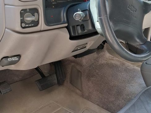 Used 1996 Chevrolet Tahoe 4WD 2-Door image 20