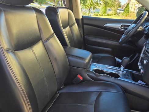 Used 2020 Nissan Pathfinder SL image 13