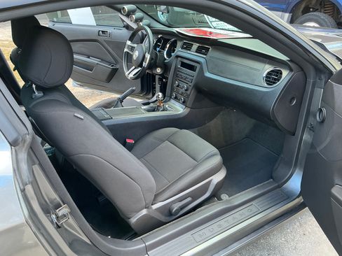Used 2014 Ford Mustang GT RWD image 9