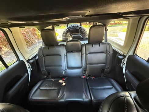 Used 2019 Jeep Wrangler Unlimited Rubicon image 10