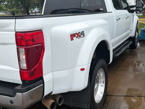Used 2022 Ford F450 XLT w/ XLT Premium Package AWD/4WD image 4
