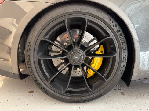 Used 2018 Porsche 911 GT3 RWD image 5