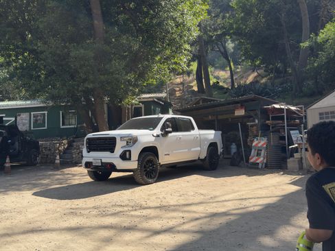 Used 2020 GMC Sierra 1500 AT4 w/ AT4 Premium Package image 13