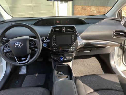 Used 2022 Toyota Prius LE image 13