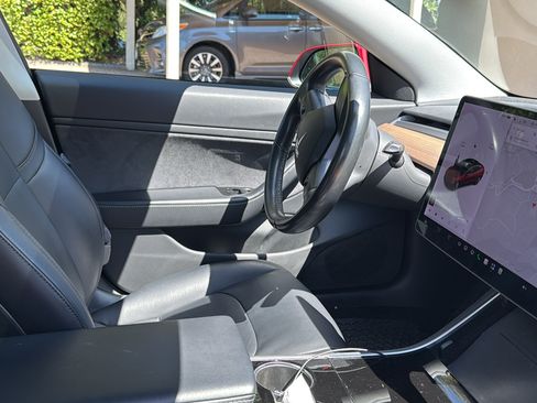 Used 2018 Tesla Model 3 Long Range RWD image 6