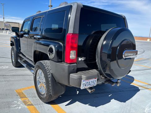 Used 2009 HUMMER H3 Alpha image 6