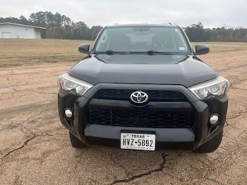 Used 2015 Toyota 4Runner SR5 image 4