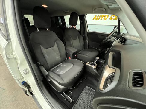 Used 2016 Jeep Renegade Latitude w/ Safety & Security Group image 25