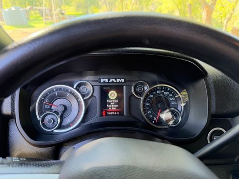 Used 2022 RAM 2500 Big Horn image 13