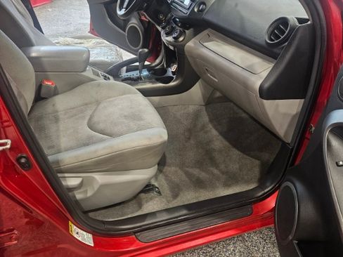 Used 2012 Toyota RAV4 4WD w/ Value Pkg image 5