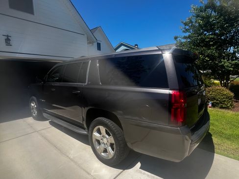 Used 2017 Chevrolet Suburban LT AWD/4WD image 12