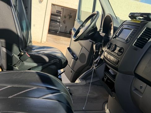 Used 2018 Mercedes-Benz Sprinter 2500 image 24