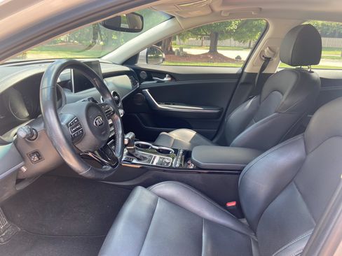 Used 2018 Kia Stinger Premium AWD/4WD image 13