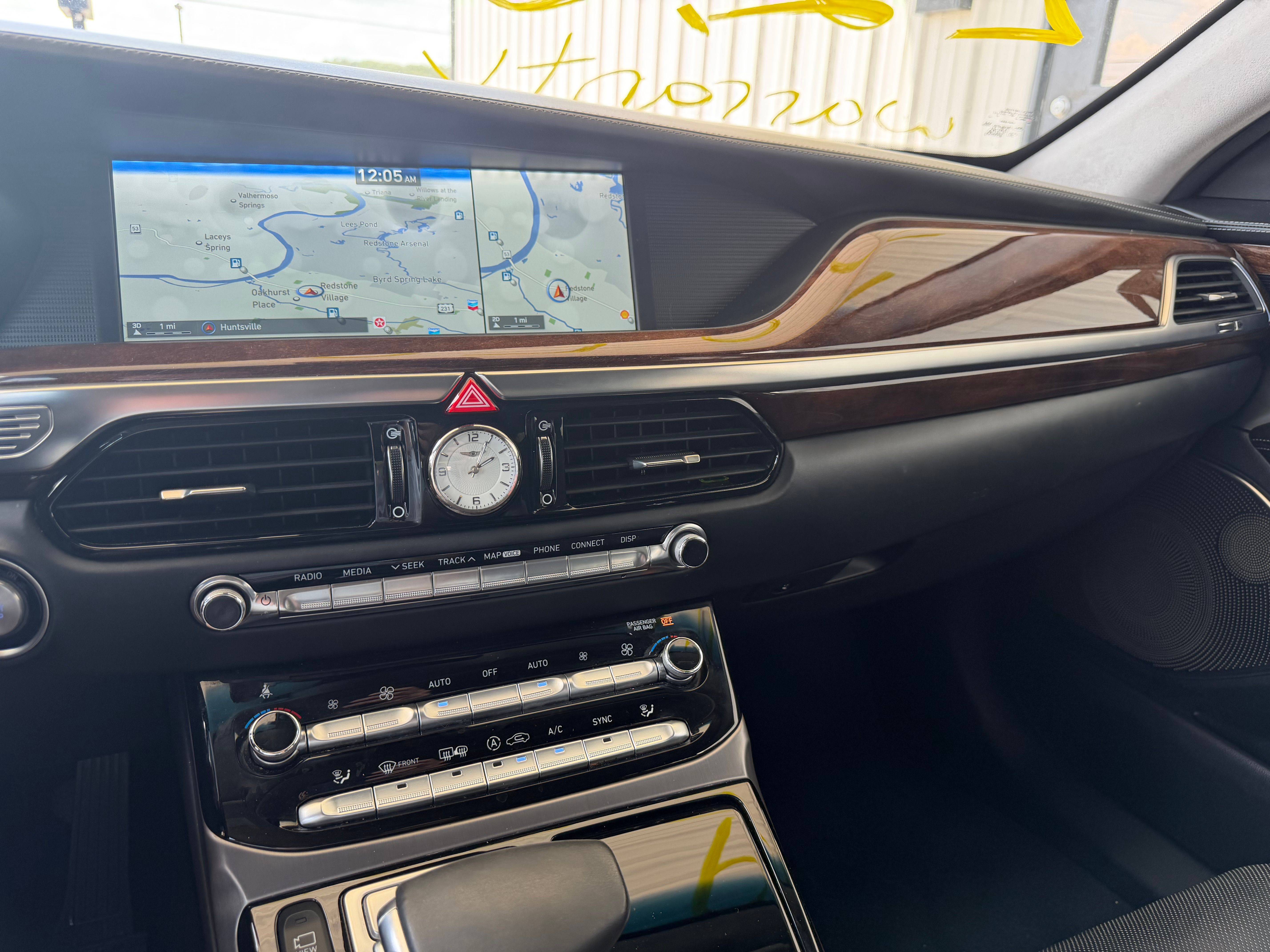 Used 2019 Genesis G90 5.0 Ultimate RWD image 9