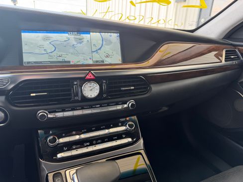 Used 2019 Genesis G90 5.0 Ultimate RWD image 9