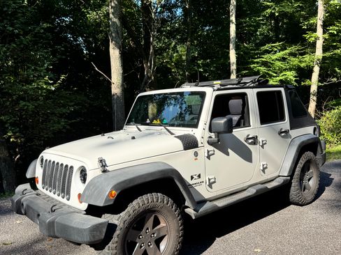 Used 2009 Jeep Wrangler Unlimited X AWD/4WD image 1