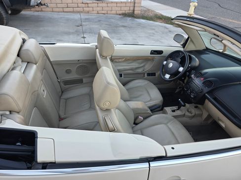 Used 2005 Volkswagen Beetle GLS image 8