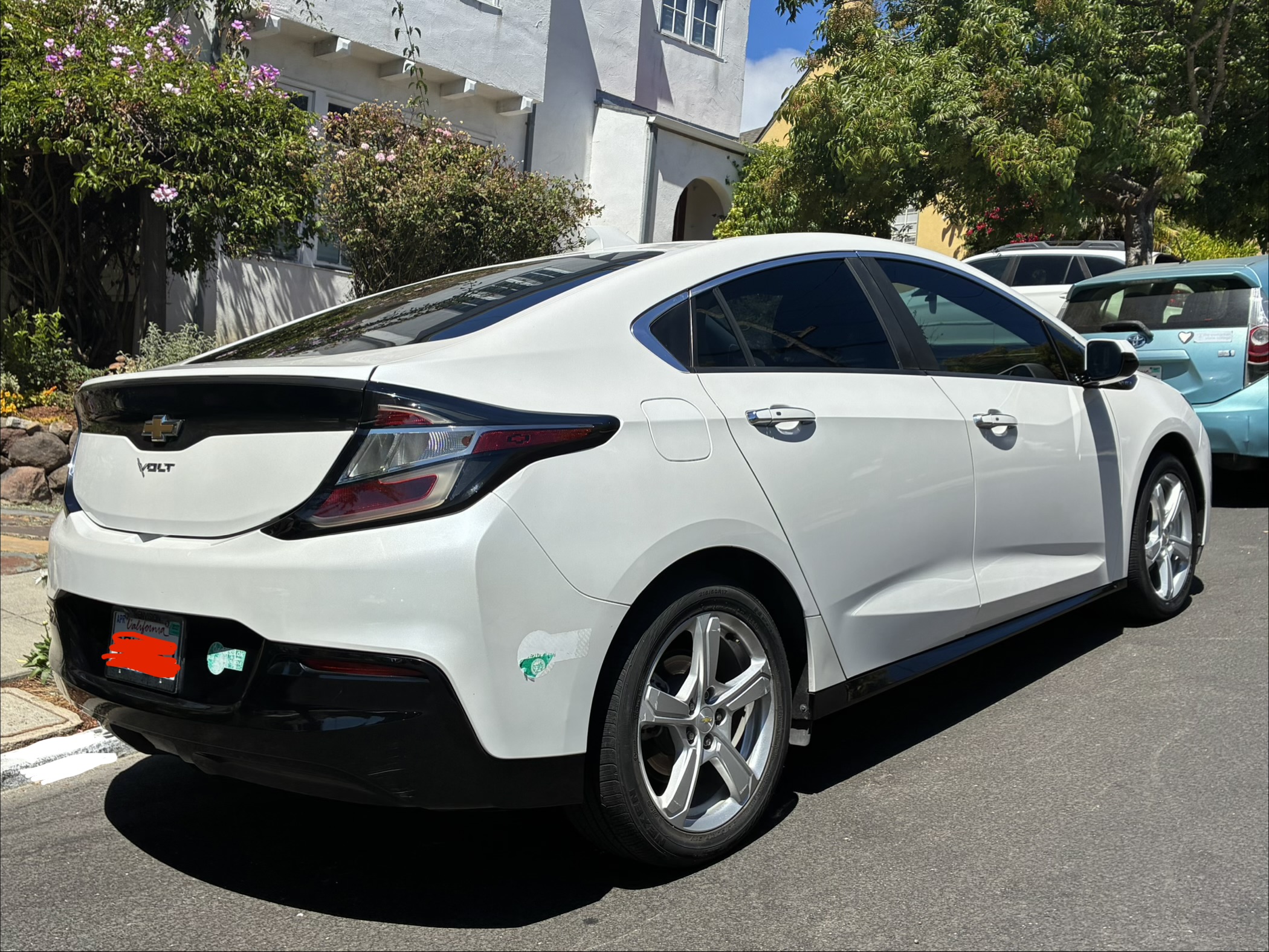Used 2017 Chevrolet Volt LT w/ Comfort Package FWD image 4