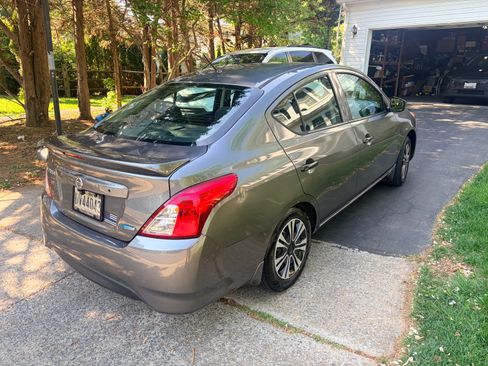 Used 2016 Nissan Versa S Plus FWD image 5