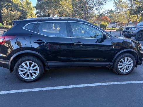 Used 2021 Nissan Rogue Sport SV image 8