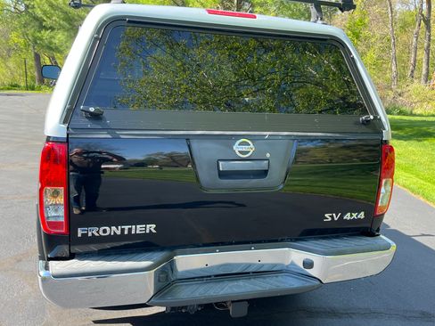 Used 2016 Nissan Frontier SV AWD/4WD image 4