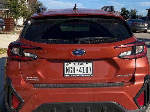 Used 2024 Subaru Crosstrek 2.0i Premium image 24