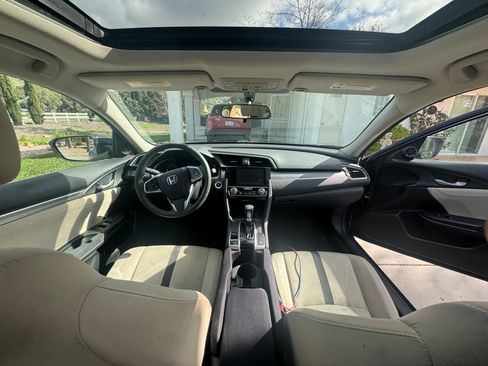 Used 2017 Honda Civic EX image 8