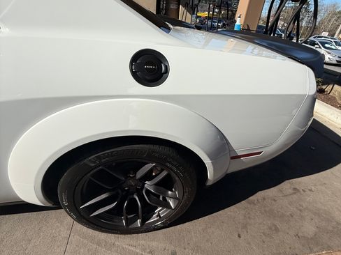 Used 2019 Dodge Challenger SRT Hellcat Redeye RWD image 16