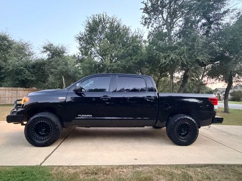 Used 2012 Toyota Tundra 4x4 CrewMax w/ Tow Pkg image 4
