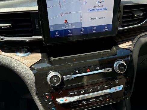 Used 2021 Ford Explorer Limited w/ Equipment Group 301A image 20