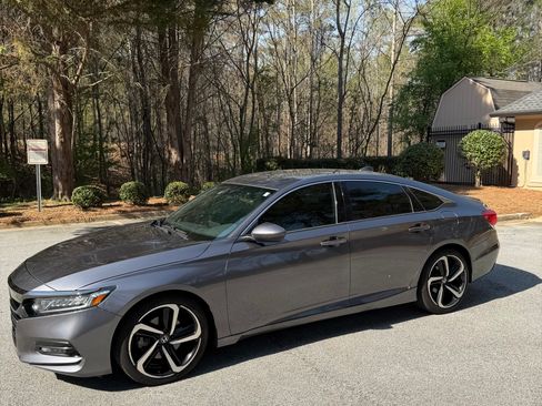 Used 2019 Honda Accord Sport image 6