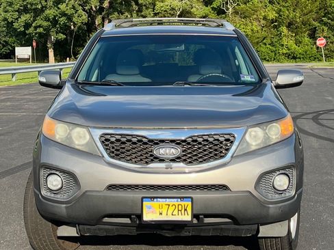 Used 2012 Kia Sorento LX w/ Convenience Pkg FWD image 9