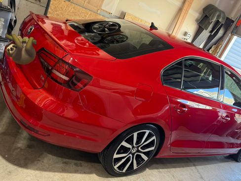 Used 2016 Volkswagen Jetta Sport image 4